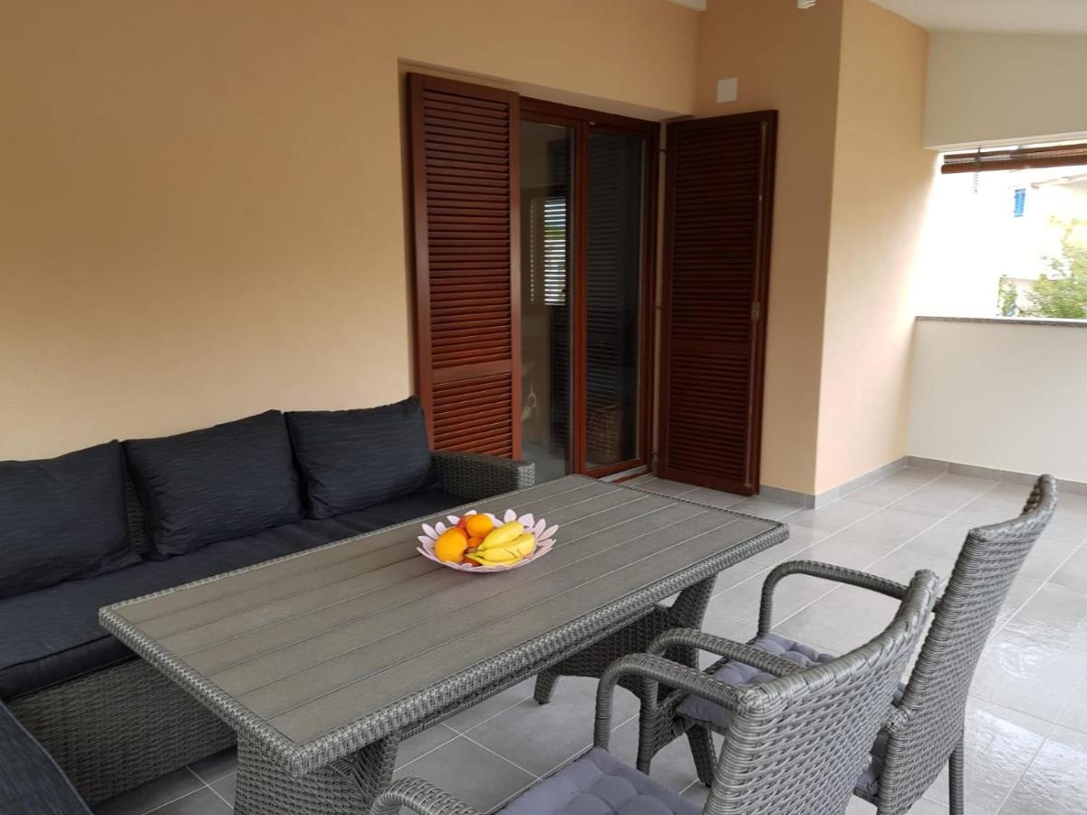 Appartamento Relax Zone III Malinska Esterno foto