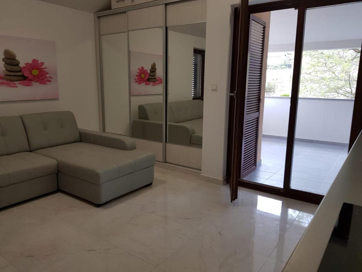 Appartamento Relax Zone III Malinska Esterno foto