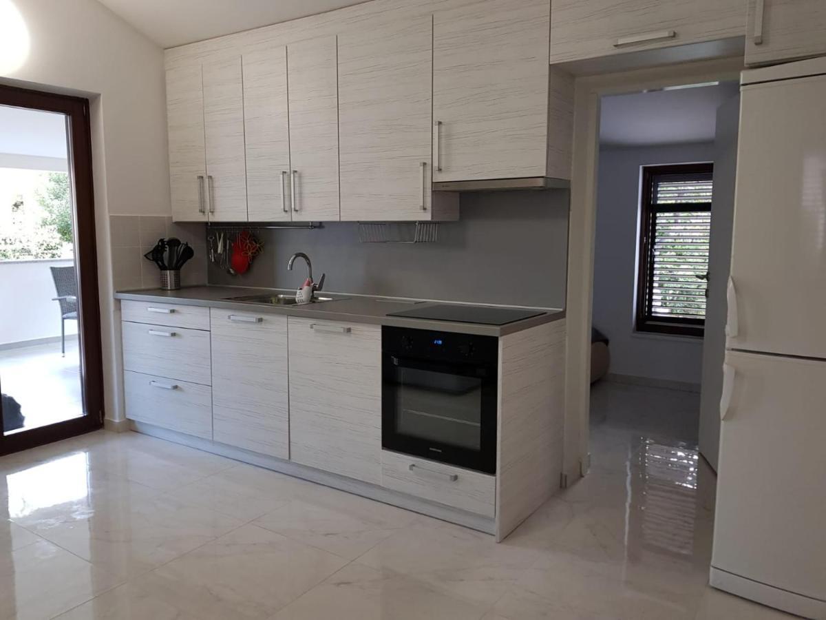 Appartamento Relax Zone III Malinska Esterno foto