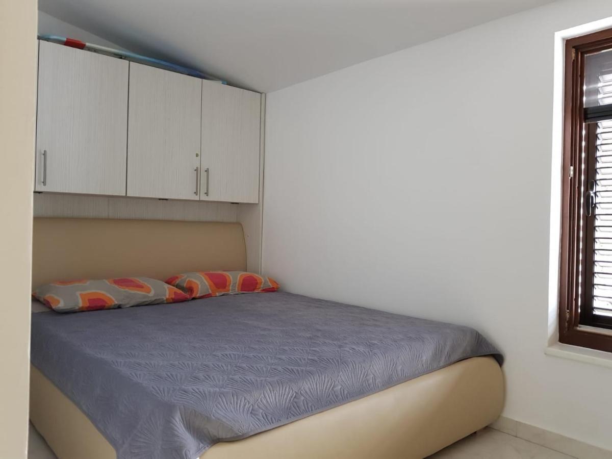 Appartamento Relax Zone III Malinska Esterno foto